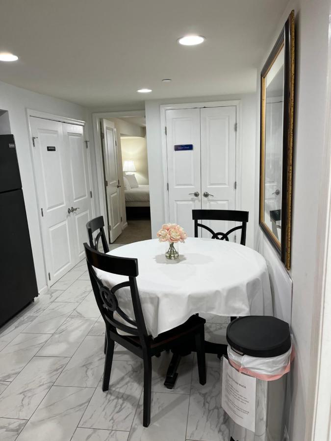 Lovely Remodeled 2Bdrm Basement Home Washington Esterno foto
