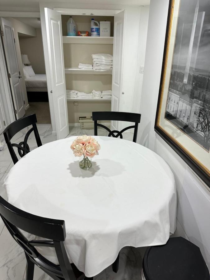 Lovely Remodeled 2Bdrm Basement Home Washington Esterno foto