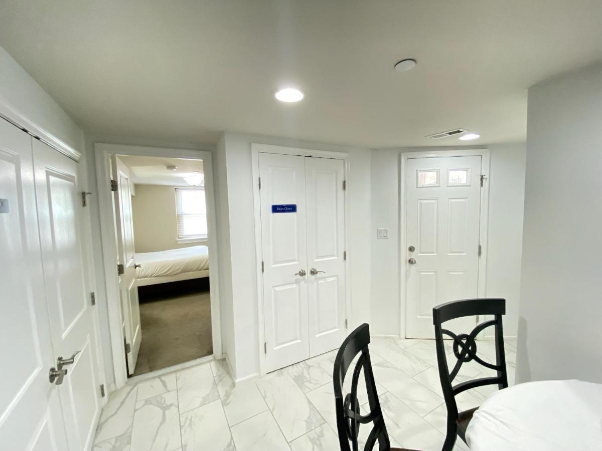Lovely Remodeled 2Bdrm Basement Home Washington Esterno foto