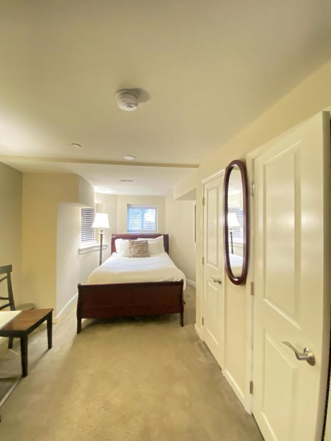 Lovely Remodeled 2Bdrm Basement Home Washington Esterno foto