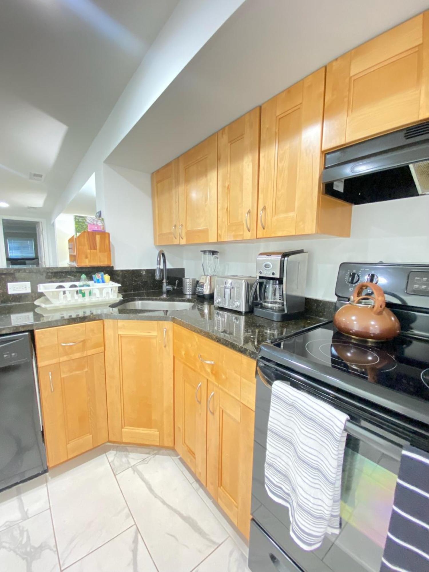 Lovely Remodeled 2Bdrm Basement Home Washington Esterno foto